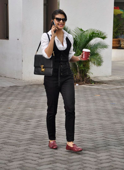 Yami Gautam To Jacqueline Fernandez: B-Town Ladies Look Cutest In These Dungaree Looks - 5