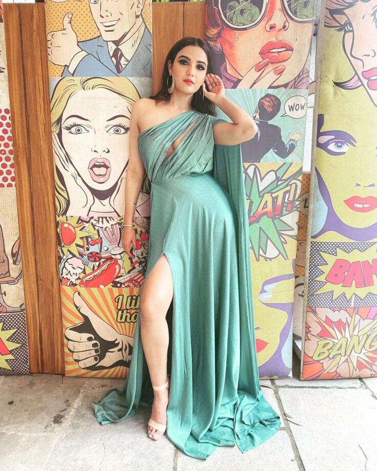 5 Times Jasmin Bhasin Proved These Stunning Dresses Are The High-Glam Real Deal We Can’t Do Summer Without - 2