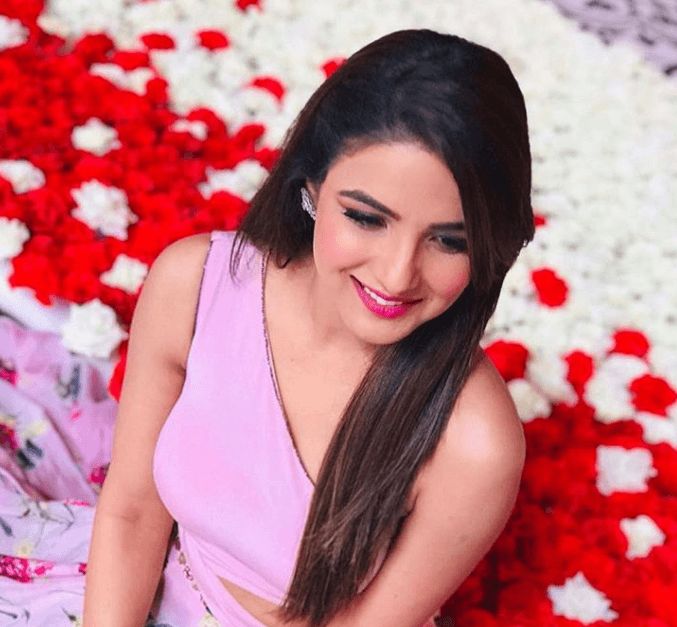 5 Times Jasmin Bhasin Proved These Stunning Dresses Are The High-Glam Real Deal We Can’t Do Summer Without - 3