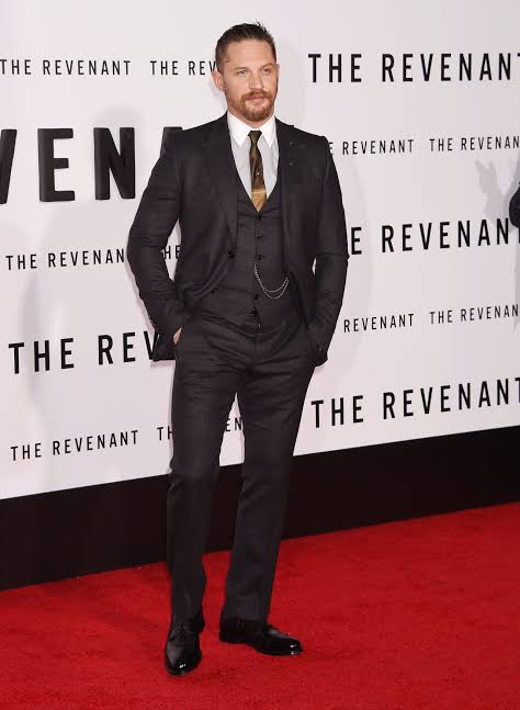 5 Times Tom Hardy’s Amazing Red Carpet Looks Stole Spotlight - 1