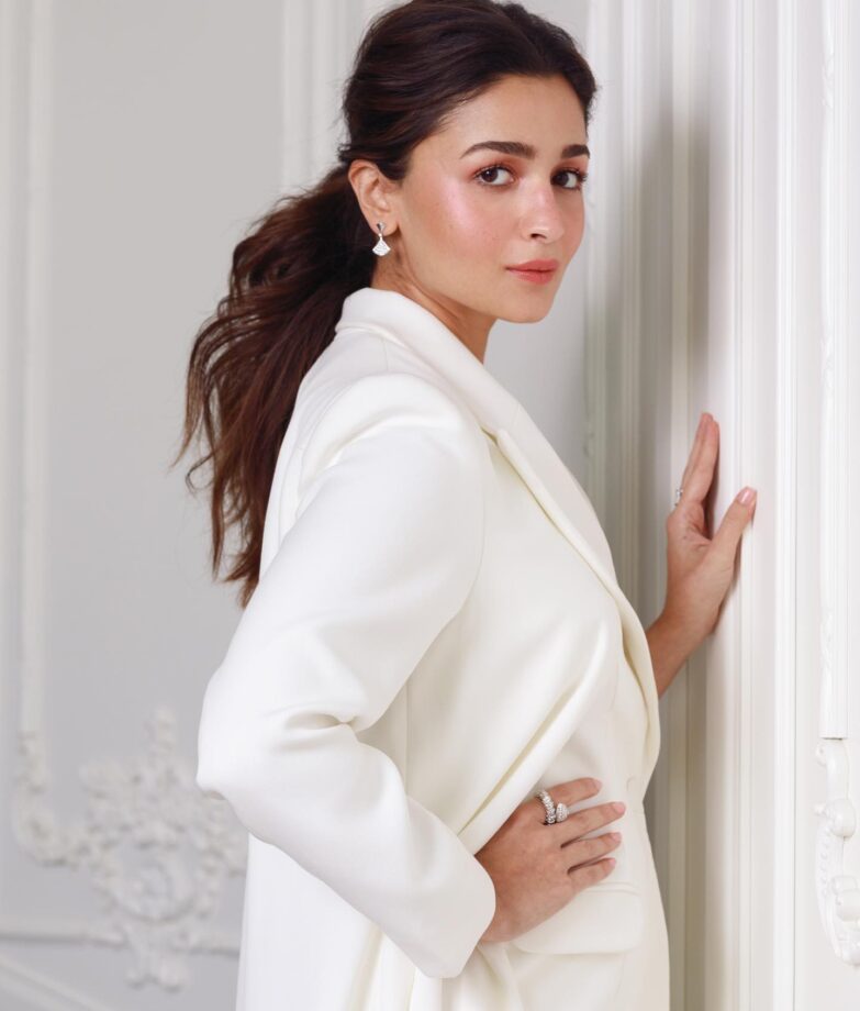 Alia Bhatt sets oomph game on fire in white caped suit, fans go gaga - 1