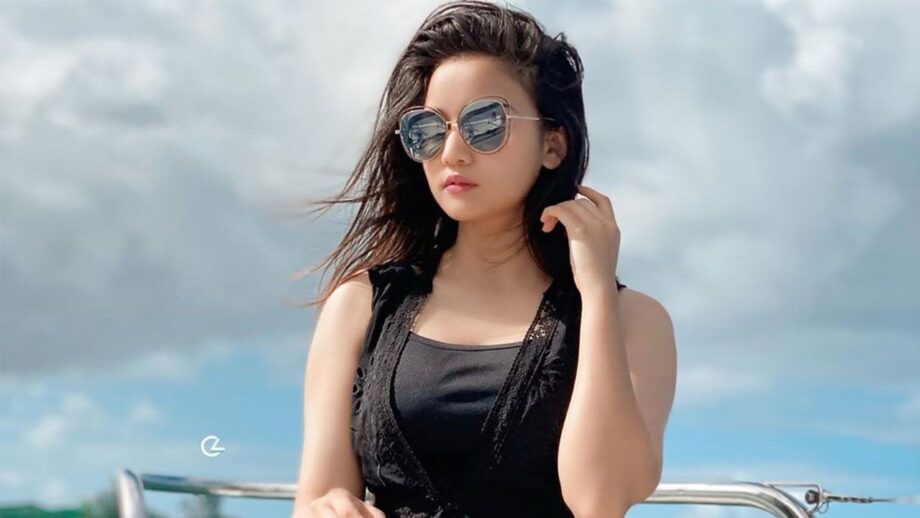 Anushka Sen To Ashi Singh: These Sunglasses Proved To Be A Cherry On The Cake - 3