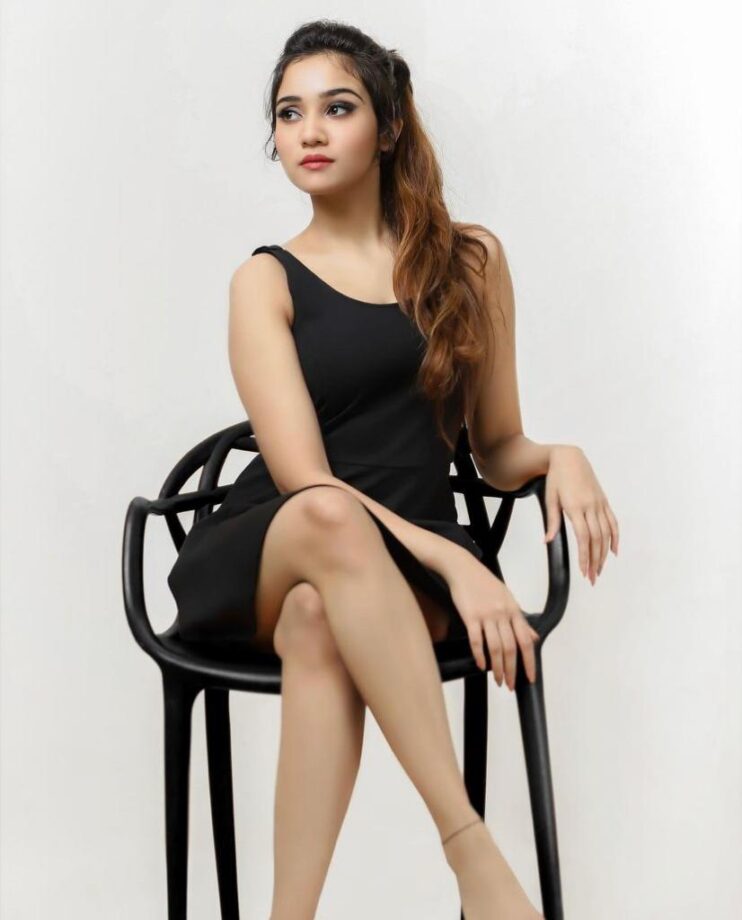 Ashi Singh Looks Flawless In Black Ensembles: Are You Crushing? - 2