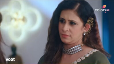 Fanaa Ishq Mein Marjawan Written Update S-03 Ep-77 17th May 2022: Meera threatens Bulbul with a gun