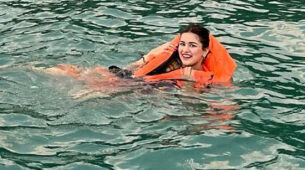 Beautiful experience: Avneet Kaur tries out exciting water sports adventure at Phuket, Thailand, see video