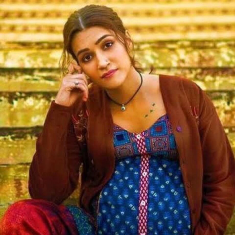 Bhumi Pednekar – Dum Laga Ke Haisha To Kriti Sanon – Mimi: Bollywood Babes Who Had To Undergo Massive Transformation For Movies - 0