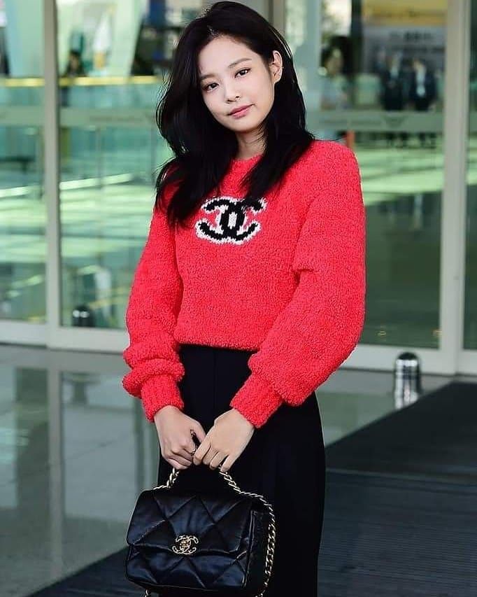 BLACKPINK Jennie’s Outfits That Cross The Limits Of Fashion: See Pictures Here - 7