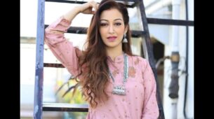 Ethnic beauty: Sunayana Fozdar looks dreamy in dull pink floral salwar suit