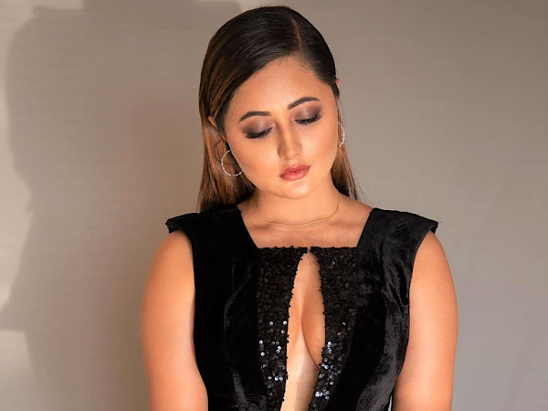 Glam Up: How Pretty Is This Makeup Looks By Rashami Desai? - 2