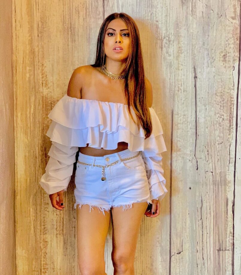 Hot Babe: Learn How To Style Your Denim With Nia Sharma - 3