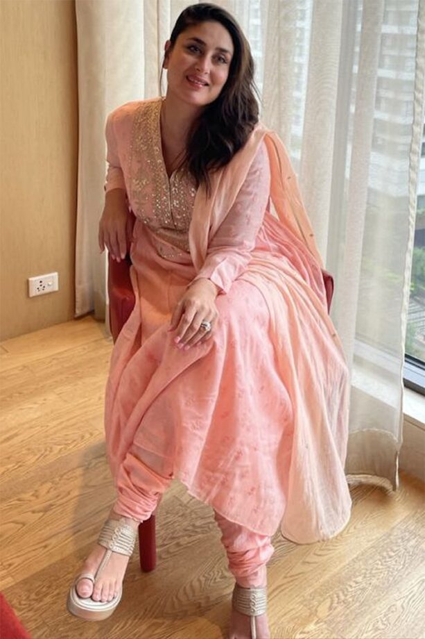 Kareena Kapoor In Pink Looks Like A Tasty Popsicle: Are You Craving It? - 4