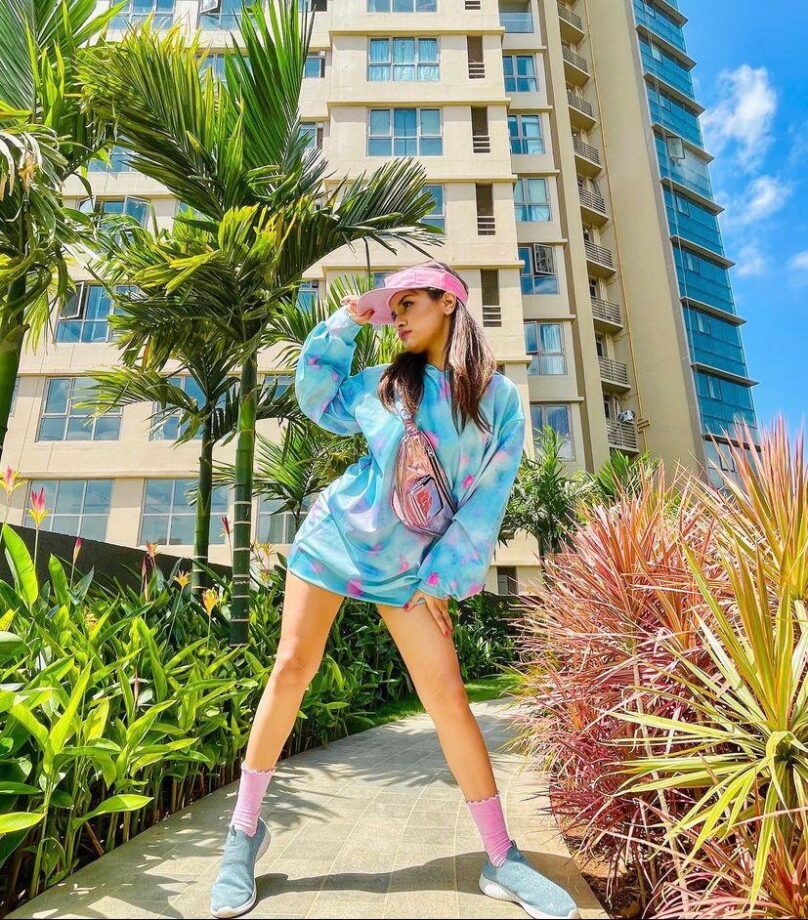 Killing It: Avneet Kaur Is To Die For In These Oversized Outfits - 1