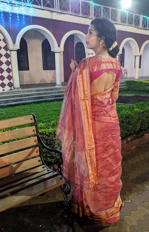 Mithila Palkar In Gorgeous Sarees Is Giving Us The ‘Desi Girl’ Vibes - 3