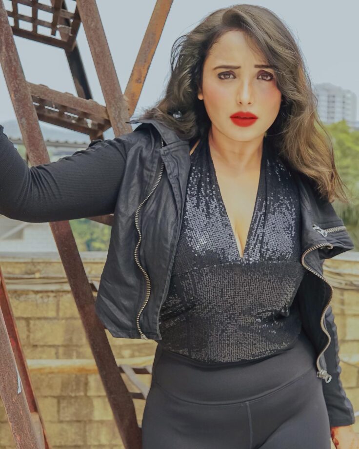 Monalisa To Rani Chatterjee: Bhojpuri Divas Who Stole Our Hearts In April 2022 With Their Glam Looks - 4