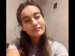 Prettiest: Surbhi Jyoti Can Pull Off Anything With These Stunning No-Makeup Looks - 3