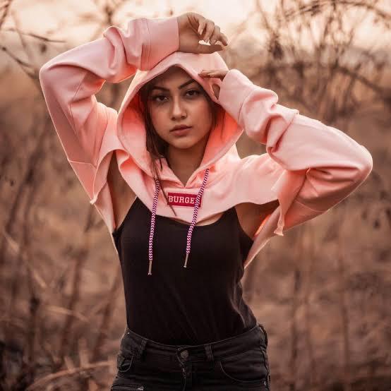 Reem Shaikh’s Iconic Looks In Chic Sweatshirts Are Noteworthy - 1