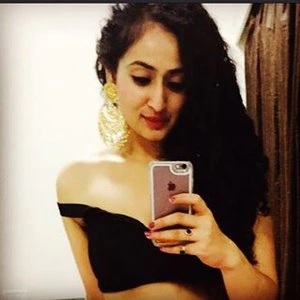 Ruchikaa Kapoor’s Mirror Selfies Are The Definition Of Cuteness - 3