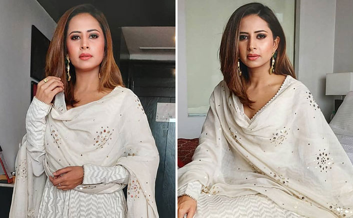 Sargun Mehta Flaunts In White Like No One Else: Are You Crushing? - 4