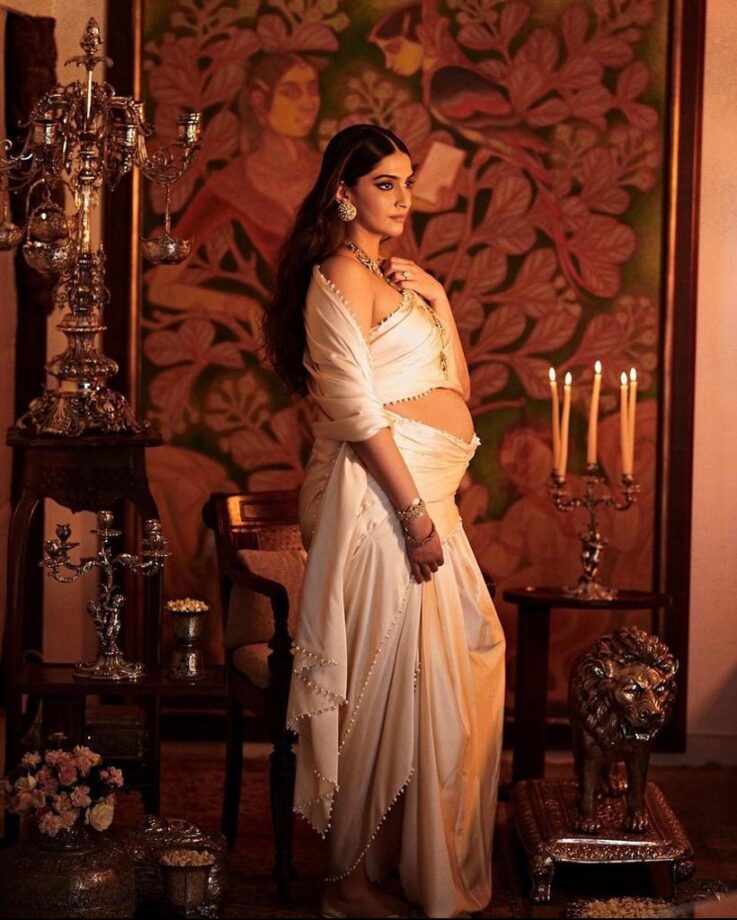 Sonam Kapoor To Kareena Kapoor, Take A Look At Their Maternity Photoshoot Images - 0