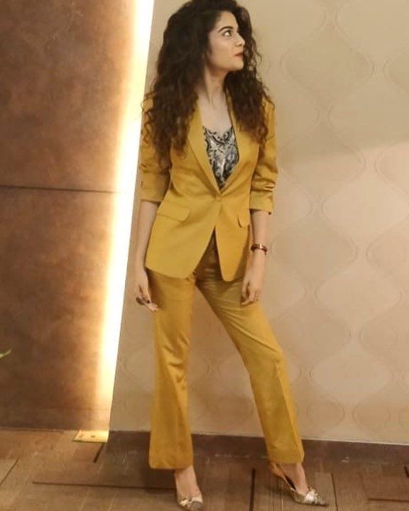 Times When Mithila Palkar Blew Off Our Minds By Styling These Blazers - 1