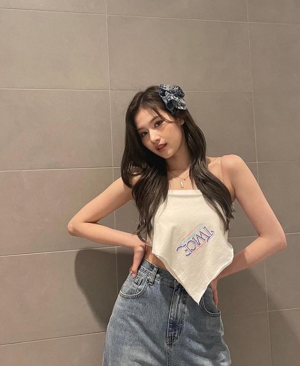 TWICE Sana Breaks The Record Of ‘Gorgeous Babe’ In These Instagram Pictures - 0