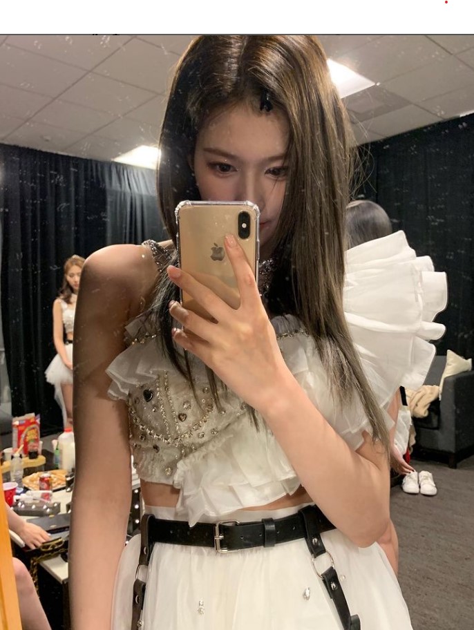 TWICE Sana Breaks The Record Of ‘Gorgeous Babe’ In These Instagram Pictures - 3