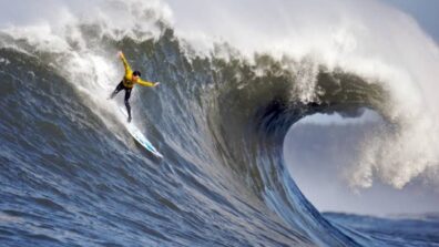 Watch: You Won’t Be Able To Take Off Your Eyes From This Surfer On A Huge Wave