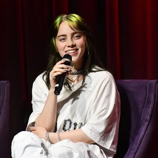 5 Pictures Of Billie Eilish That Show Her ‘Happier Than Ever’ Mood - 3