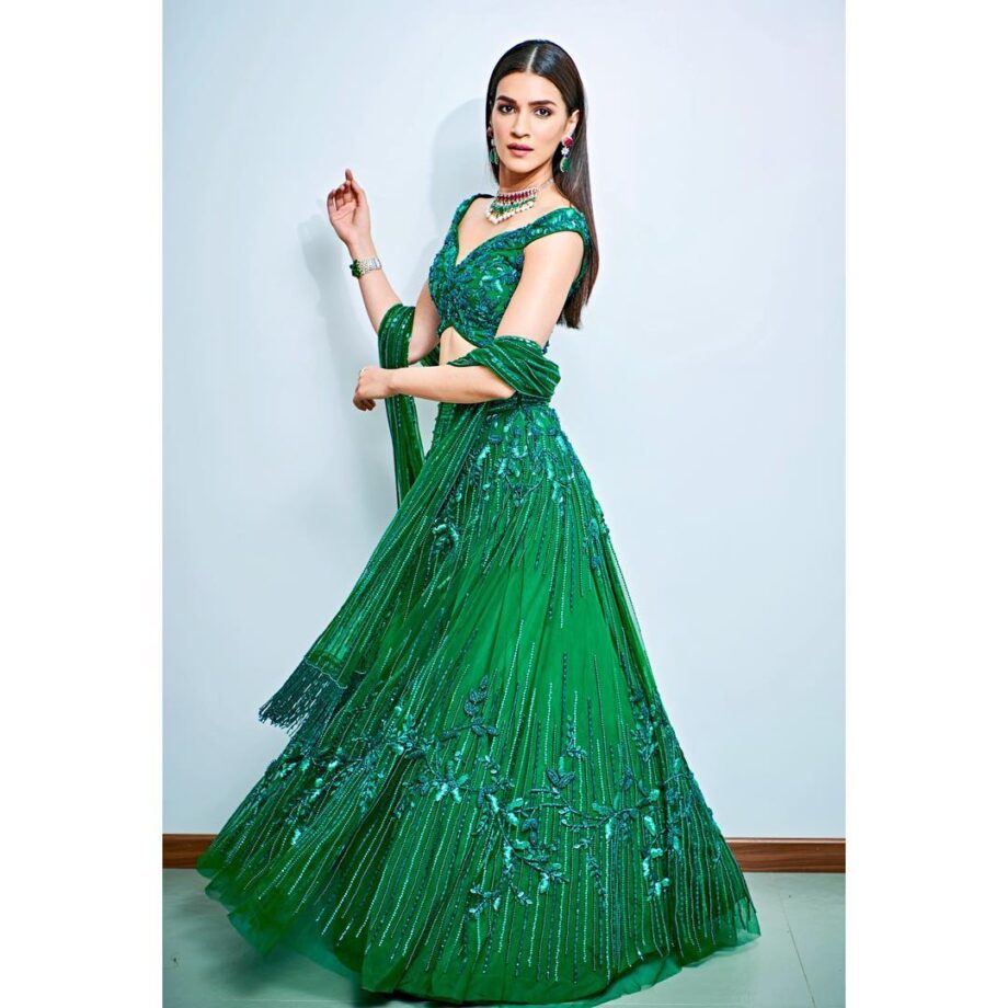 5 Times Kriti Sanon Proved She Is The Queen Of Blouses: See Pics - 3