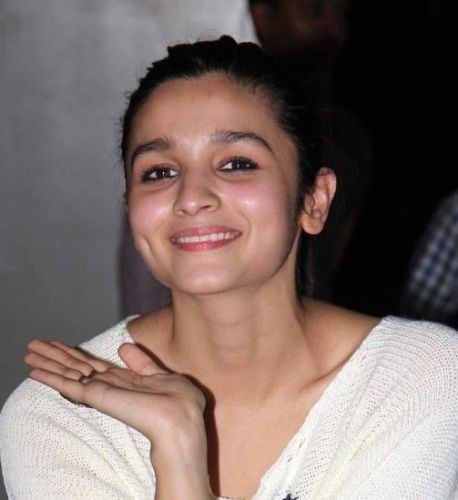 7 Alia Bhatt’s Flawless No Makeup Photos Which Makes Us Fall In Love With Her - 5