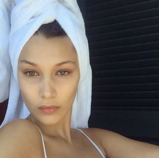 7 Times Bella Hadid Looked Absolutely Stunning Without Makeup; “Purely Me.” - 3