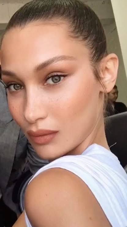 7 Times Bella Hadid Looked Absolutely Stunning Without Makeup; “Purely Me.” - 5