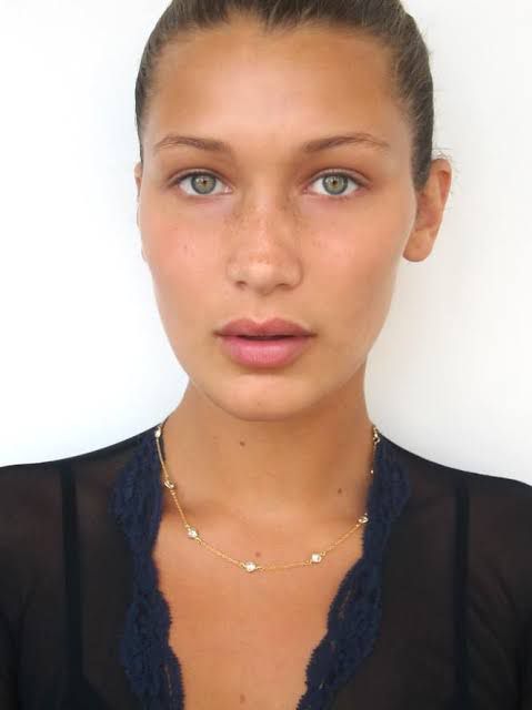 7 Times Bella Hadid Looked Absolutely Stunning Without Makeup; “Purely Me.” - 6