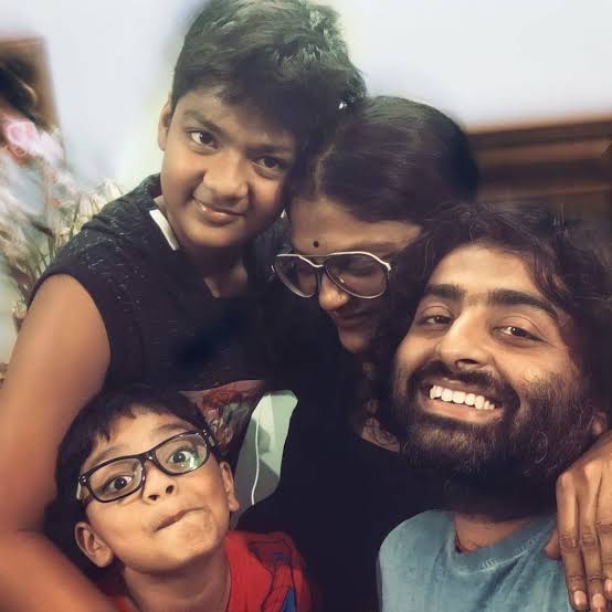 Arijit Singh Is The Perfect Family Man: Pictures That Prove It - 1