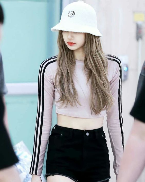 BLACKPINK Lisa’s Crop Top Collection We Can’t Unsee - 1