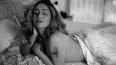 Bold n Straight: Neha Bhasin says ‘YES’ as a user asked, ‘Kapde utarna is freedom for you?’