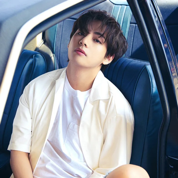 BTS V Confirms Having Multiple Personalities: Deets Inside - 1