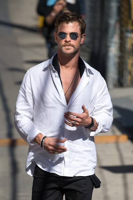 Casual And Funky, Check Out Chris Hemsworth’s Off-Duty Shirt Looks - 3