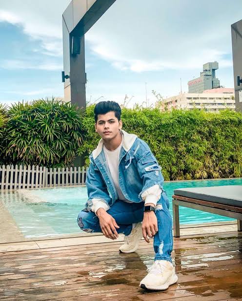 Denim Jackets Are A Staple For Siddharth Nigam’s Fashionable Casual Looks - 4