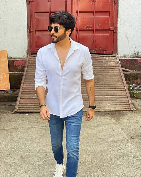 Dheeraj Dhoopar Is Driving Us Crazy In These Iconic Shirts: Are You In Love? - 4