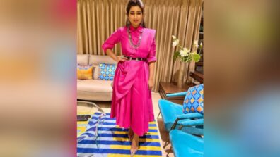 3 Pink-Hued Outfits By Shreya Ghoshal That We Can’t Stop Loving
