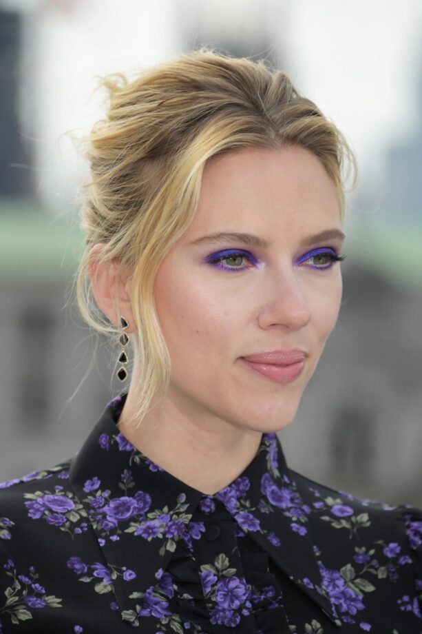 How To Achieve Scarlett Johansson’s Stunning Cheekbones? - 2