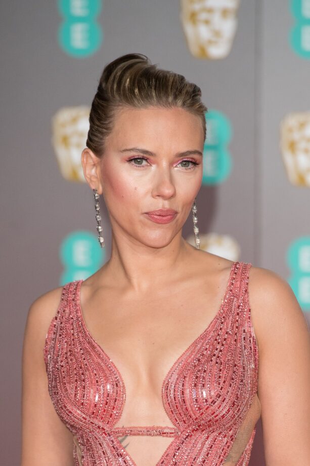 How To Achieve Scarlett Johansson’s Stunning Cheekbones? - 0