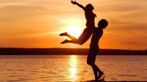 How To Keep Your Girlfriend Happy? Know
