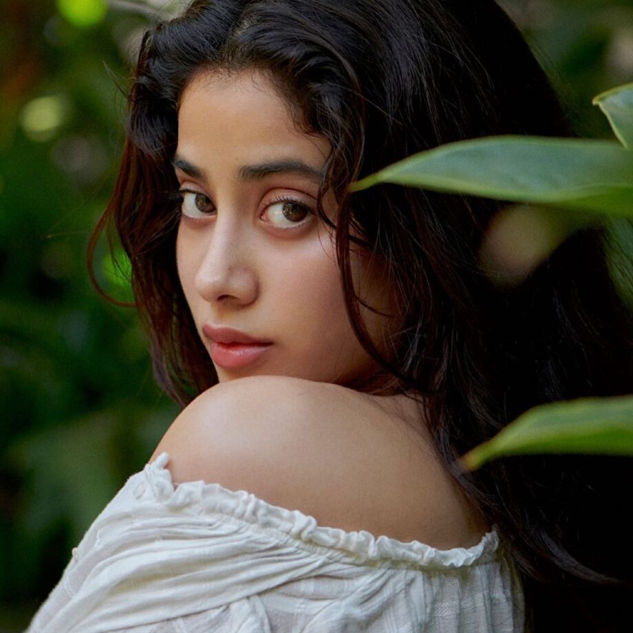 Janhvi Kapoor To Ananya Panday: Bollywood Babes Who Live Up to No Make-up To Minimal Makeup Look: See Pics - 5