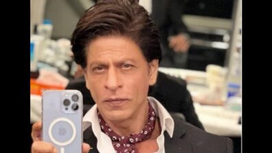 Love you all: Shah Rukh Khan shares special mirror selfie, fans can’t keep calm