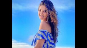 Mukti Mohan has ‘blue’ playing in her mind, sets internet in fire in white and blue printed swimwear