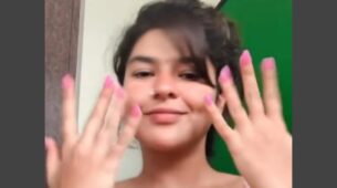 Nidhi Bhanushali shows off her pink classy nail-paint, girls take inspiration