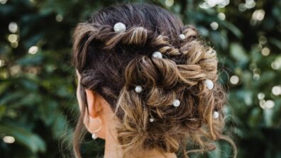 Pearls On Curls: Pin Those Curly Hair With These DIY Pearl Hairpins