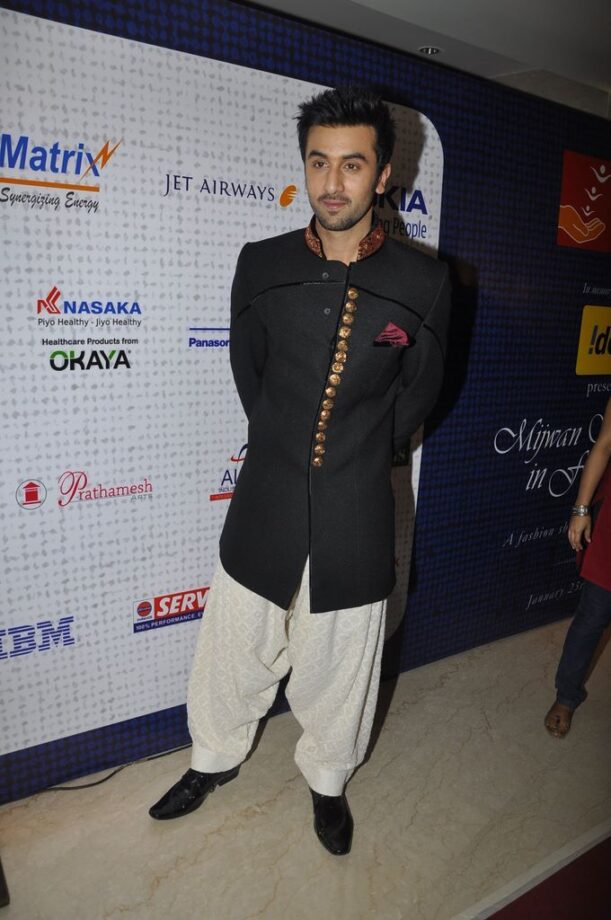 Ranbir Kapoor, Shahid Kapoor, Rajkummar Rao: B-Town Men Who We Love The Most In Ethnic Looks - 1